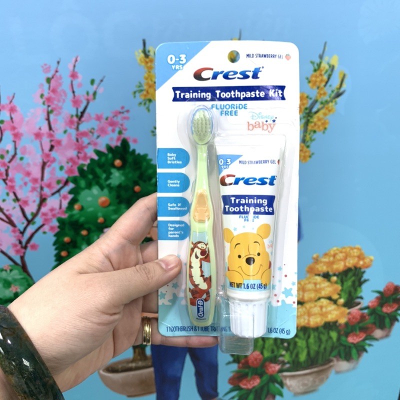 [Mã FMCG8 giảm 8% đơn 500K] Bộ bàn chải + kem đánh răng Crest - Không chứa Flouride, an toàn cho bé từ 0-3 tuổi.