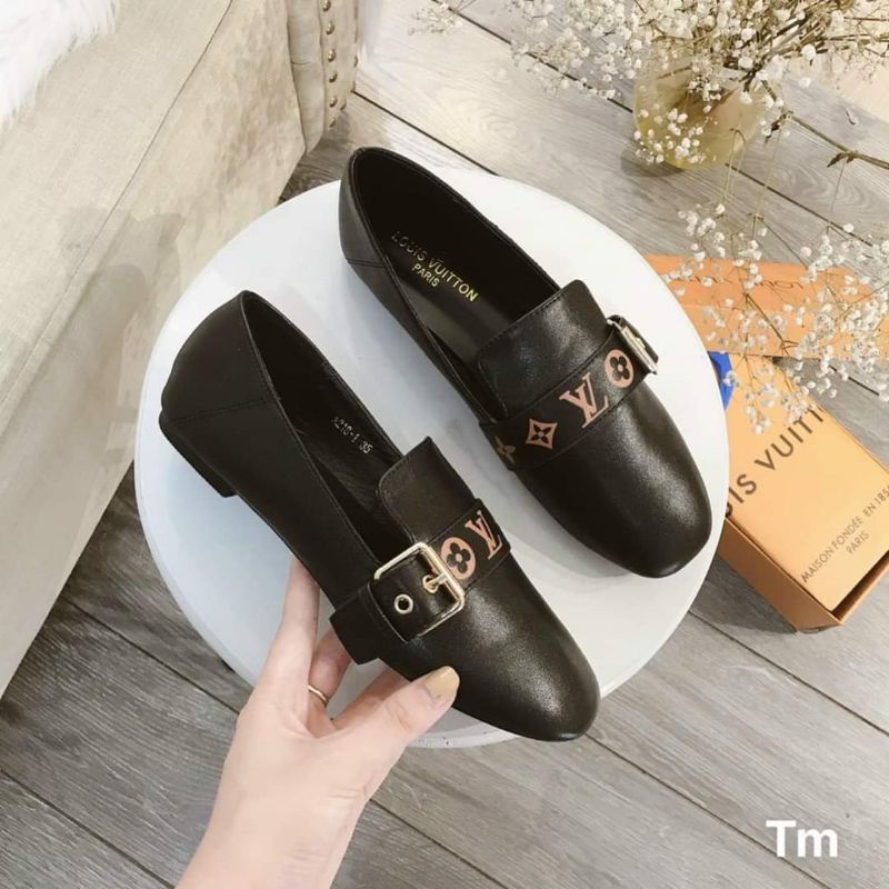giày slip on khuy khóa lv