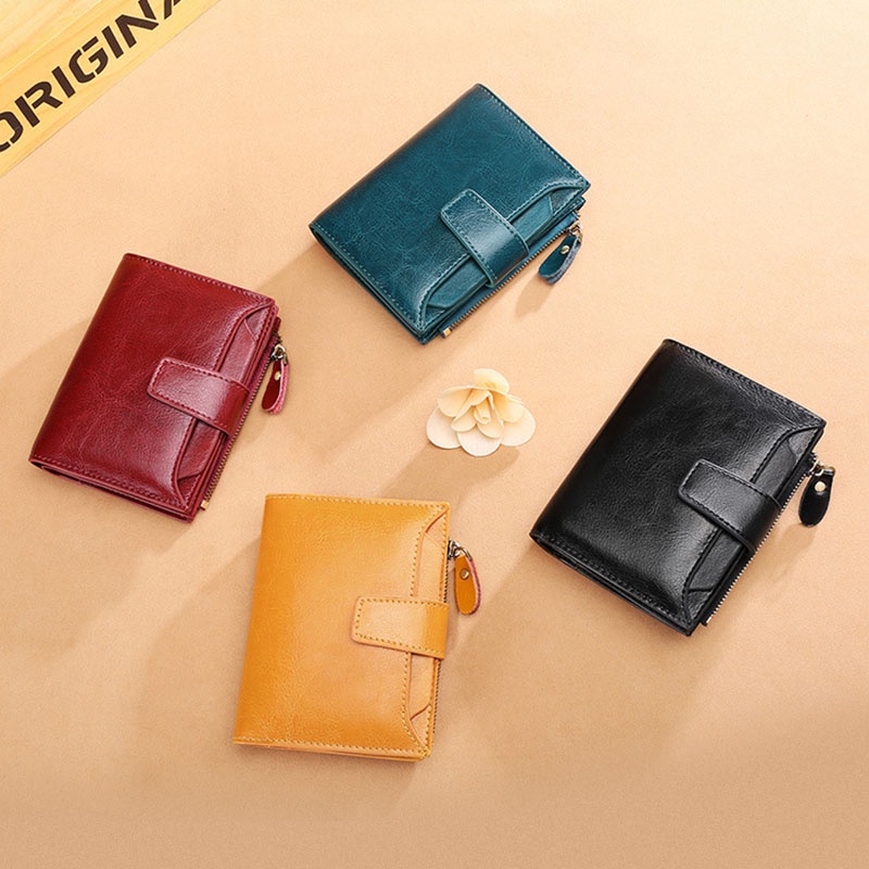 Ví Ielgy màu đen có tay cầm kéo ngắn của Hàn Quốc