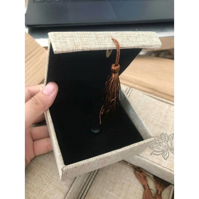 Hộp Gấm Đựng Vòng Tay KT 10x10cm Hình Hoa Sen
