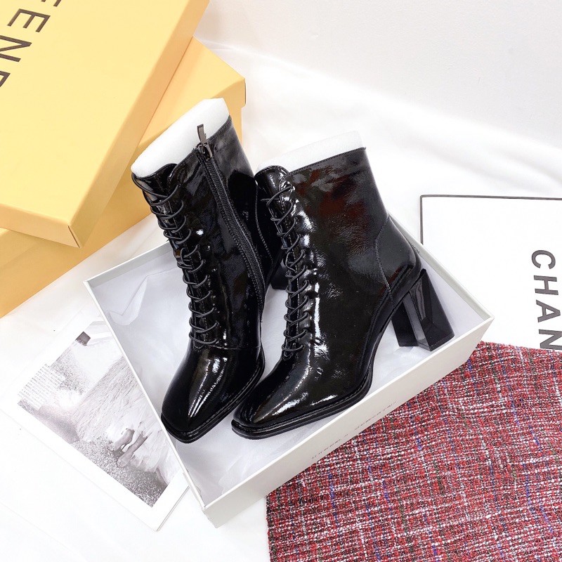 Bốt bóng cột dây 7 phân