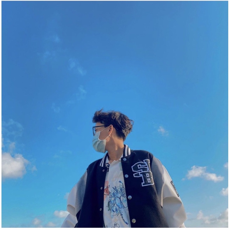 Siêu phẩm áo khoác gió in chữ ngực