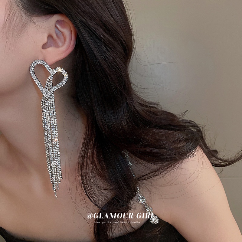 Bông Tai Tua Rua Đính Kim Cương Giả Cao Cấp Sang Trọng