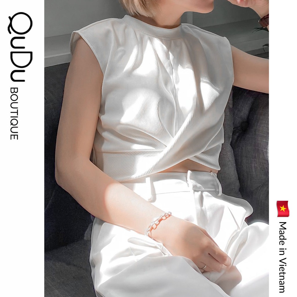 Áo Croptop Nữ Qudu Cổ Tròn Tay Kiểu Thun Co Giãn Màu Trắng Hàng Thiết Kế Phong Cách Cá Tính Hiện Đại Hè 2021