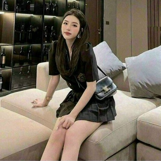 Sét áo vest và chân váy xếp ly siêu HOT HIT( gồm 2 món y hình)