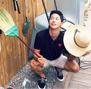 ÁO THUN POLO THÊU TIM
