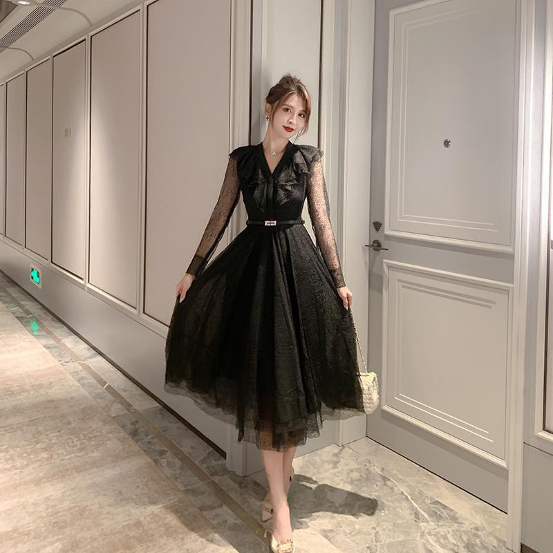 Pháp Hepburn khí chất váy ô eo cao màu đen mảnh mai khâu lưới mùa thu đầm phong cách nấu ăn nhẹ Yujie