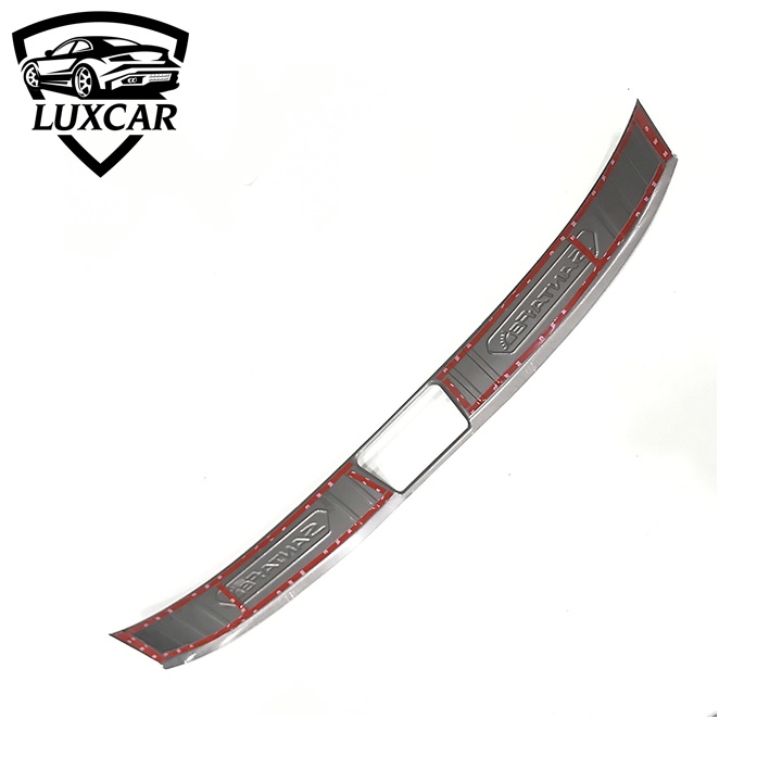 Ốp chống trầy cốp xe HYUNDAI SANTAFE - Chất liệu INOX, TITAN cao cấp LUXCAR