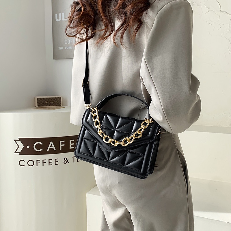 Túi đeo chéo vai IELGY kiểu vuông nhỏ họa tiết hình thoi phối xích thời trang cho nữ