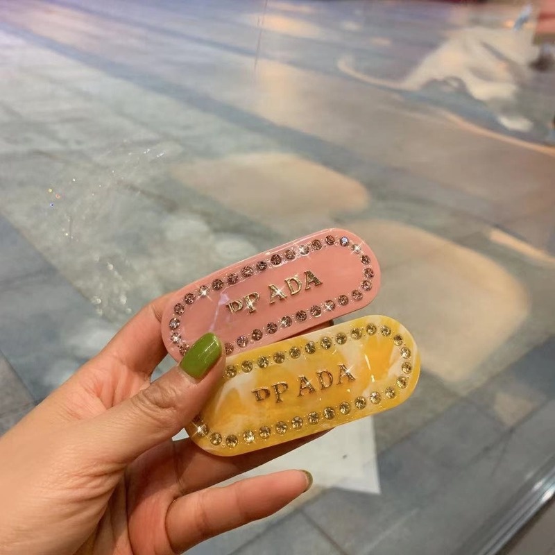 Kẹp Tóc Chữ Cái Đính Đá Bằng Nhựa Acrylic Màu Sắc Kẹo Ngọt Xinh Xắn