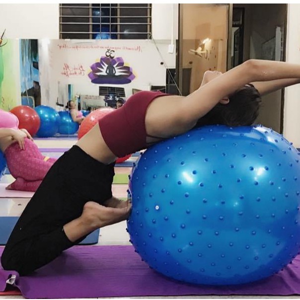 Bóng tập yoga - gym có gai 75cm giúp cơ thể luôn khỏe mạnh và dẻo dai Hương Thơm EvaYoga