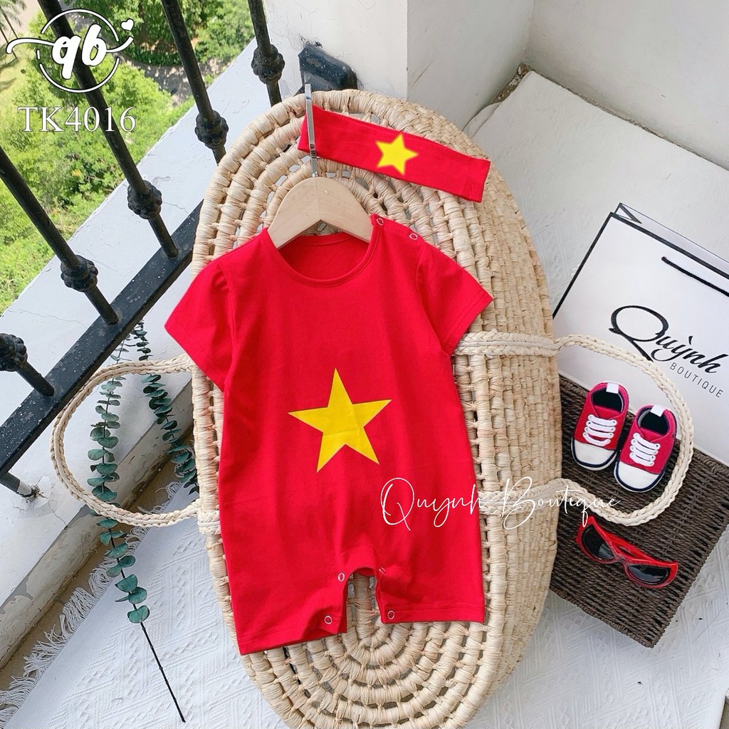 Bodysuit trẻ em Quỳnh Boutique Mẫu body đùi cờ đỏ sao vàng cho bé yêu