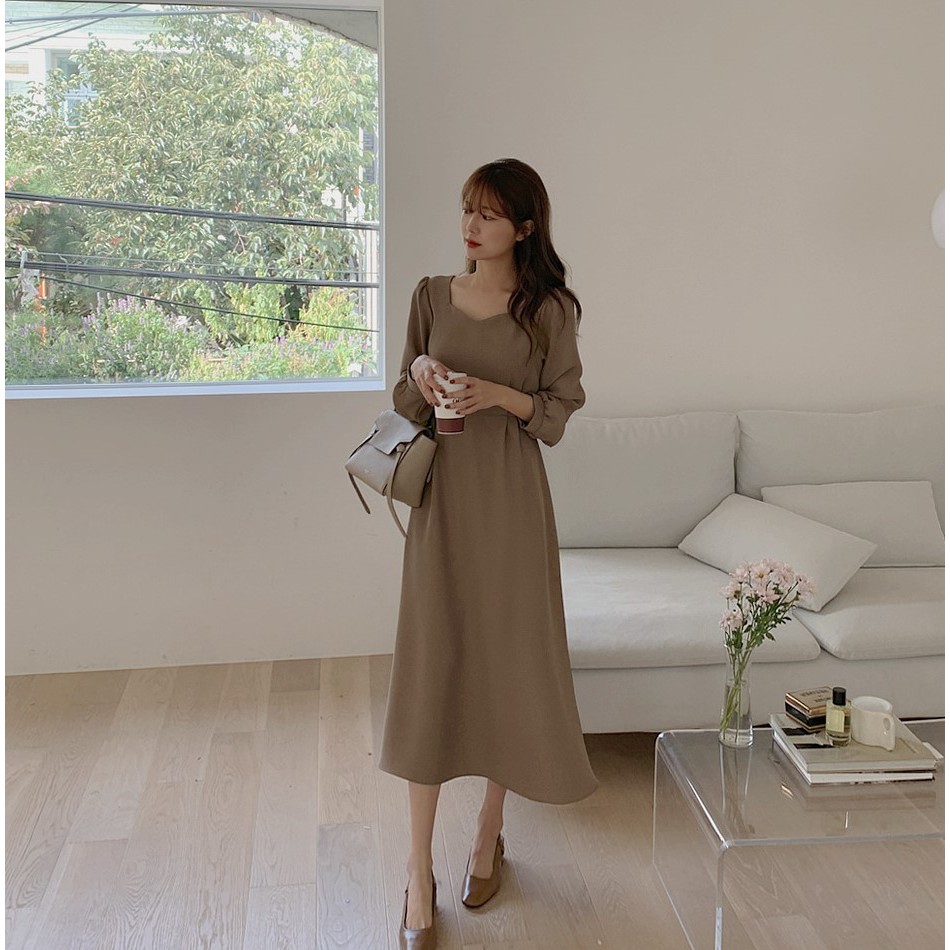 Đầm midi dài tay cổ vuông trơn màu xinh xắn