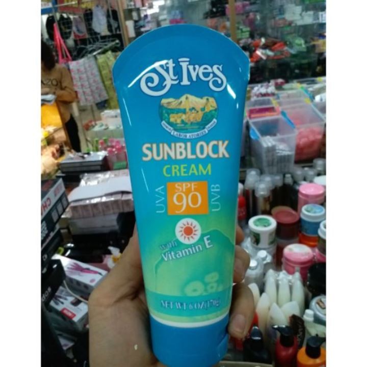 kem chống nắng stives spf90+++