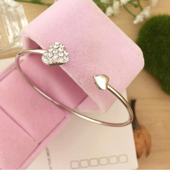 Vòng tay hở trái tim đính đá sang trọng trẻ trung 6.2CM*6.2CM | BigBuy360 - bigbuy360.vn