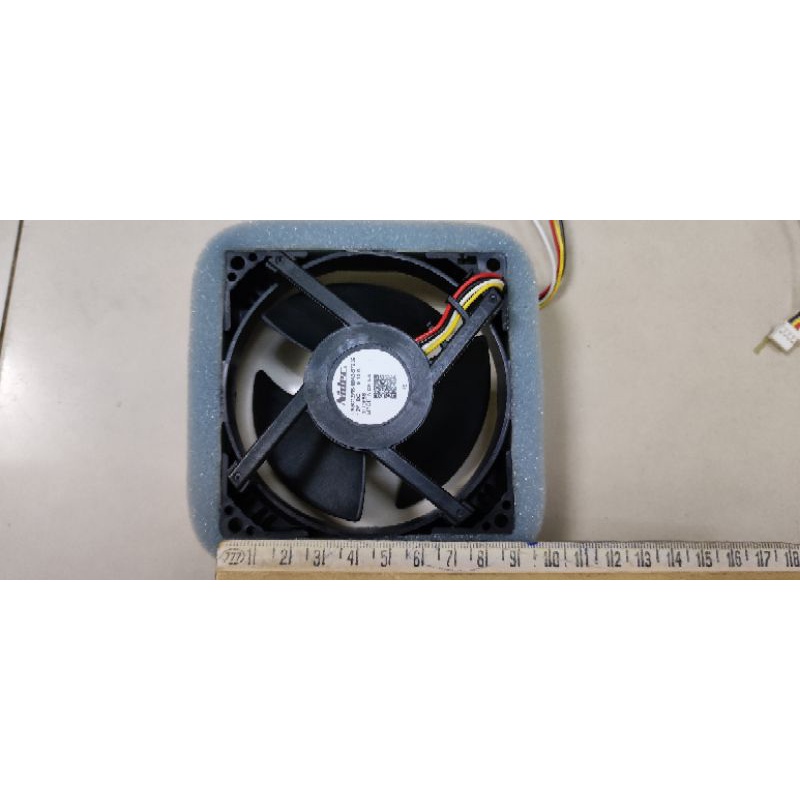quạt tủ lạnh sharp DC 12V, bốn dây. 9x9