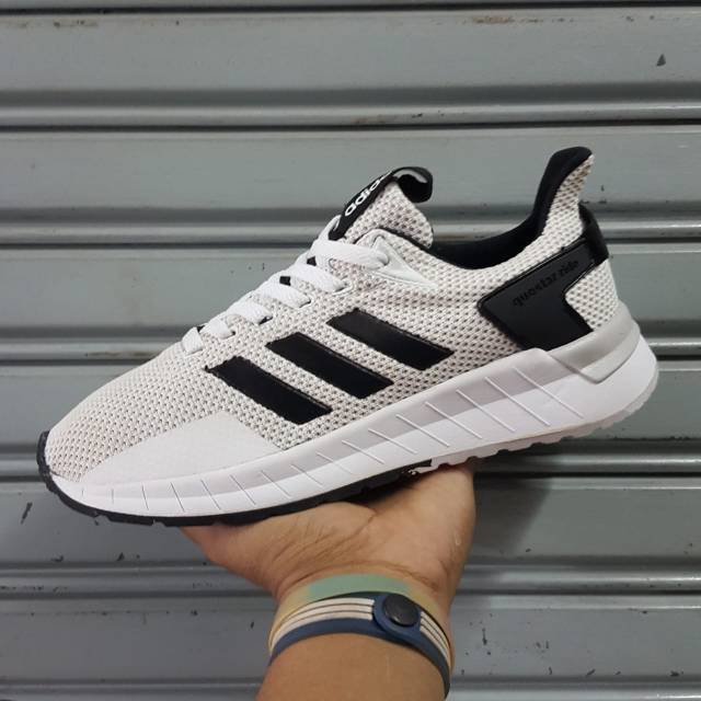 Giày Thể Thao Adidas Questar Ride Made In Vietnam