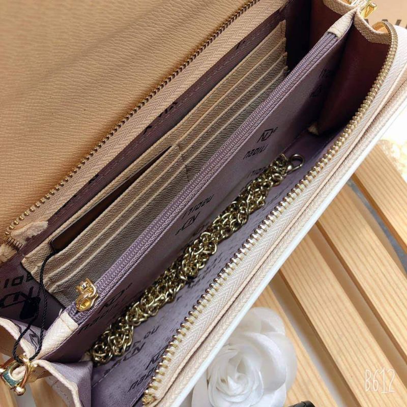 Clutch vân rắn