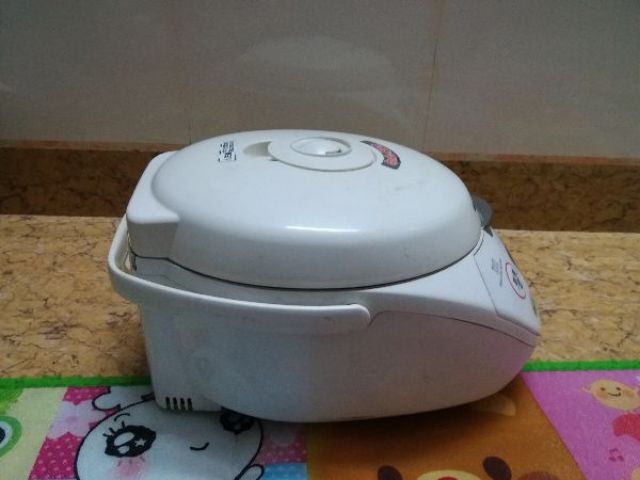 Nồi cơm điện nhật bãi