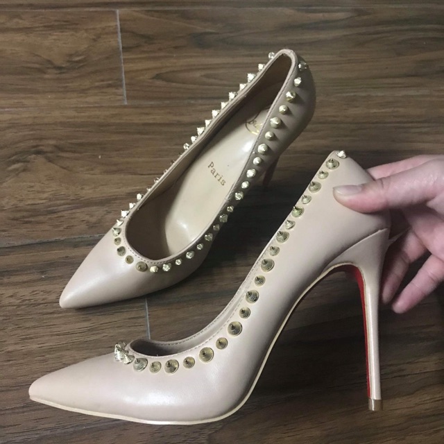 Pass lại Giày cao gót Louboutin/size38