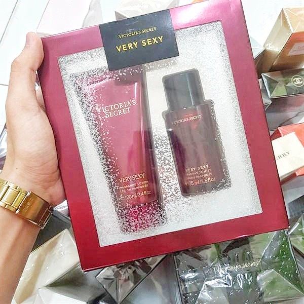 Set Nước Hoa Và Dưỡng Thể Victoria’s Secret Very Sexy Mist &amp; Lotion Gift Set ( Mẫu Mới )