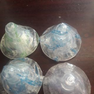 Núm vú silicon cổ rộng