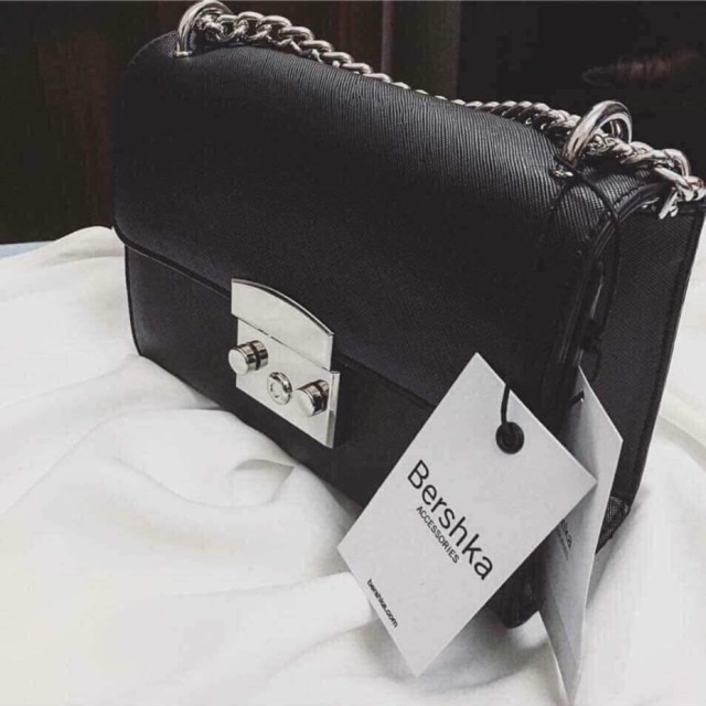 Túi bershka