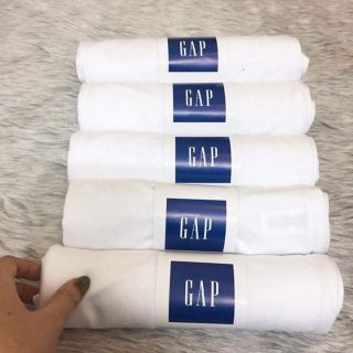 Áo phông trắng GAP