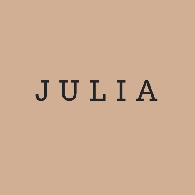 julia.room_