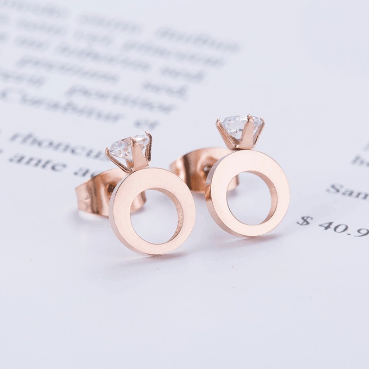 Bông Tai Nữ Hình Chiếc Nhẫn Đính Đá Titan Không Đen TT 1087