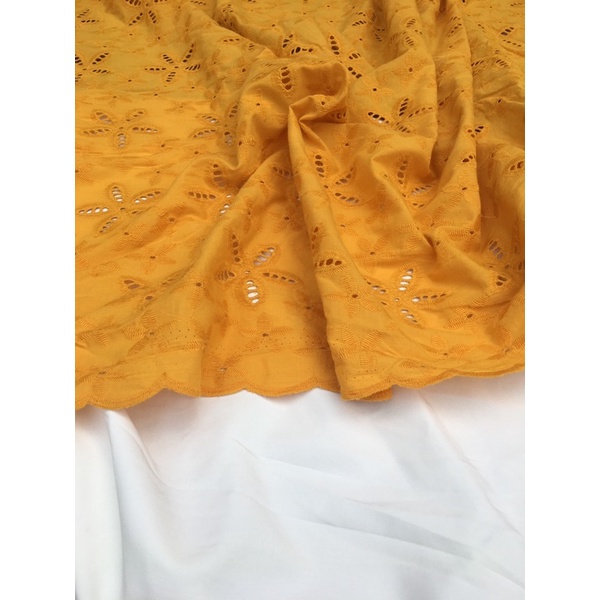 Vải thêu vàng mù tạt đẹp may váy áo xinh