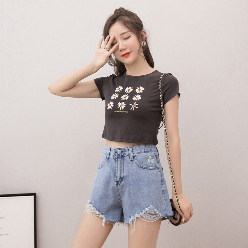 Quần Short Denim Lưng Cao Thêu Hoa Cúc Thời Trang Hè 2021 Cho Nữ