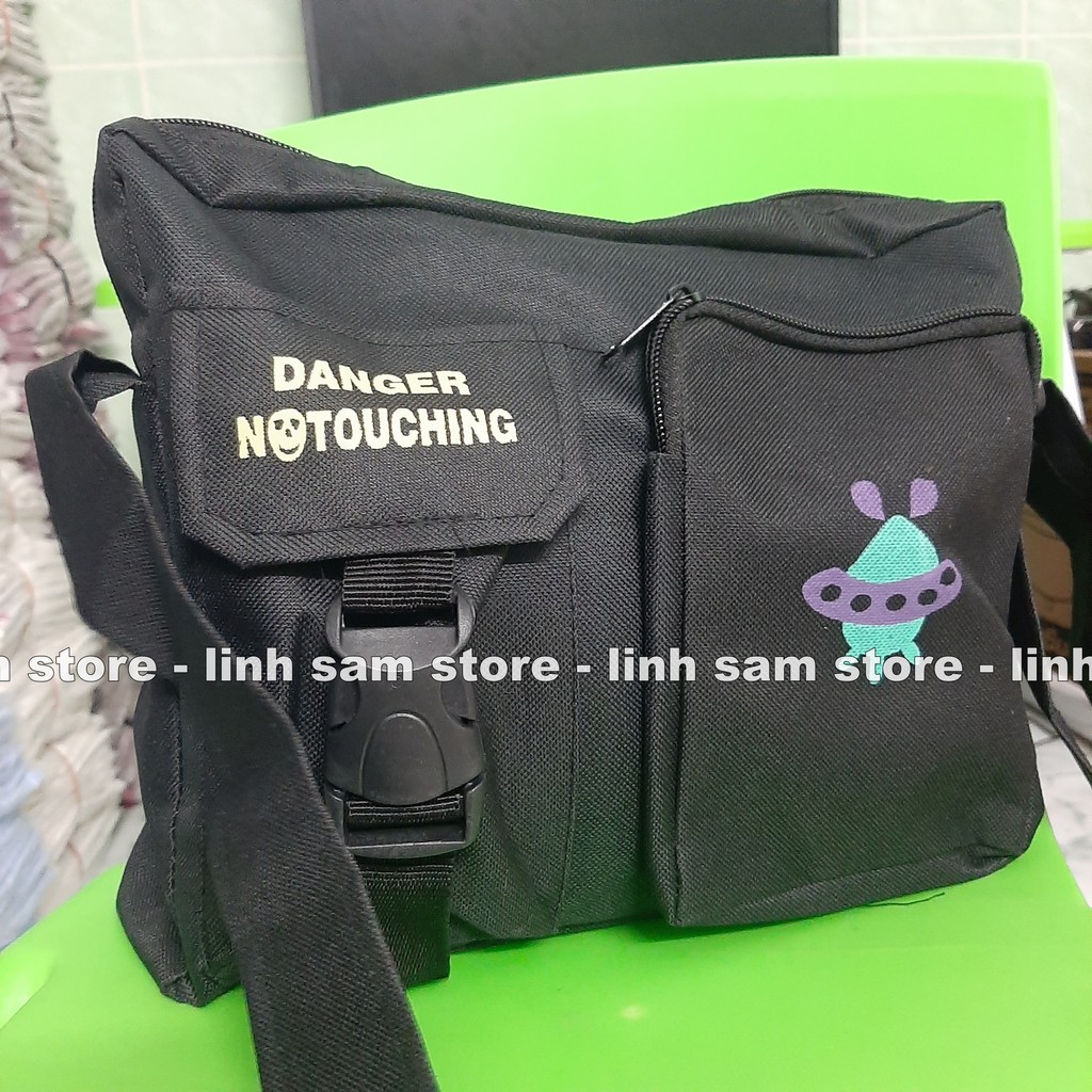 Túi xách đeo chéo nữ kiểu dáng mini bag Hàn Quốc thời trang canvas khóa kéo hai ngăn ngang chữ DANGER NO TOUCHING | BigBuy360 - bigbuy360.vn