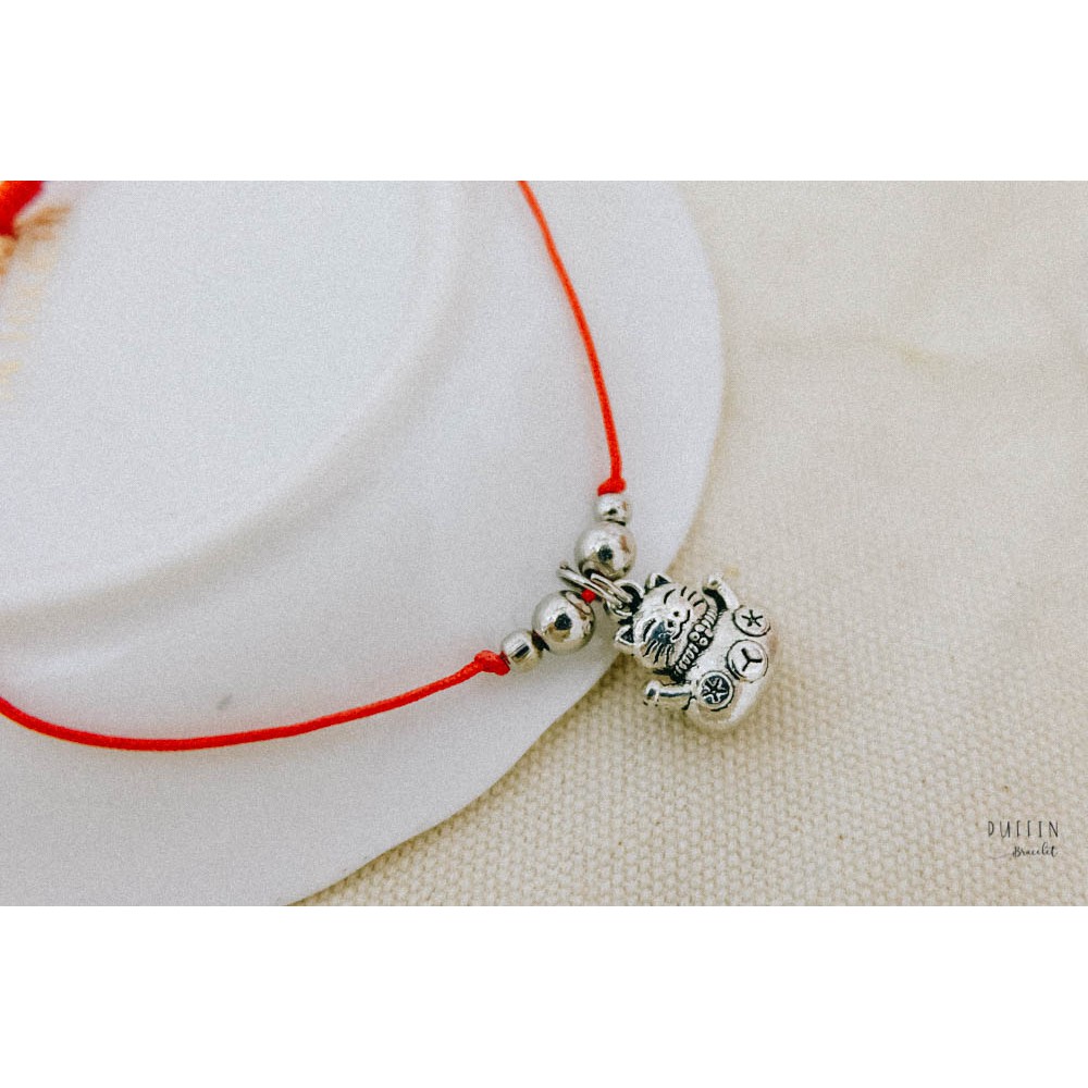 Mèo Maneki Neko - Vòng tay điều ước chỉ đỏ may mắn
