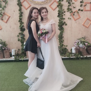 Váy lệch vai