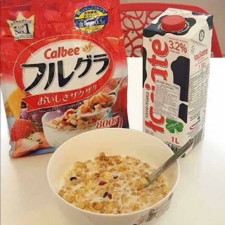 Ngũ cốc Calbee Nhật Bản 800g