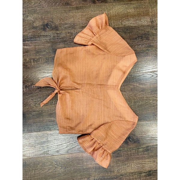 Áo croptop buộc dây