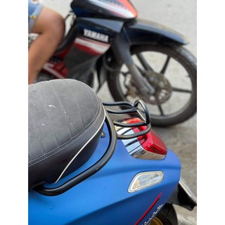 baga cãng sau vespa