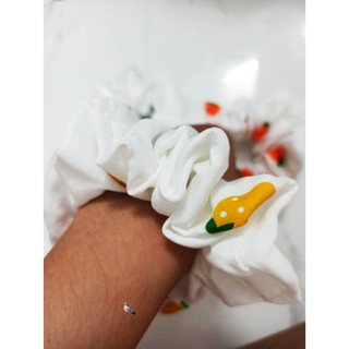 Dây buộc tóc Scrunchies vải trắng