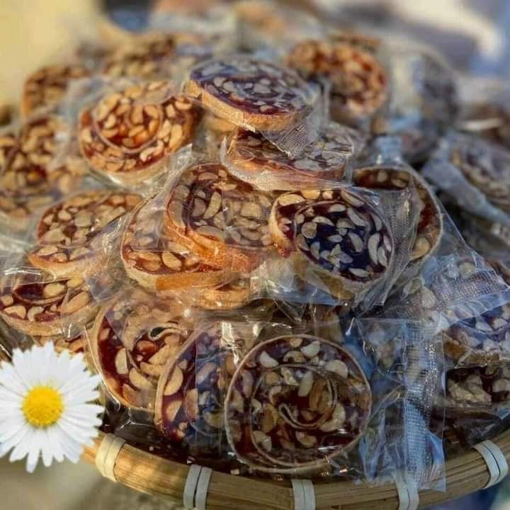 1kg Kẹo Chuối Cuộn Đậu Phộng Có Gừng - BÁNH LÁ MƠ SHOP