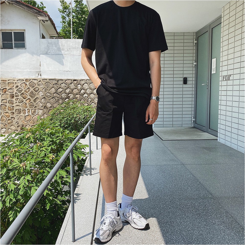 Áo thun nam đen trơn ngắn tay vải cotton cổ bo tròn thương hiệu RYAN form rộng phong cách Hàn Quốc | BigBuy360 - bigbuy360.vn