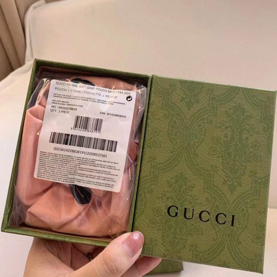 Túi gift Gu auth kèm lược