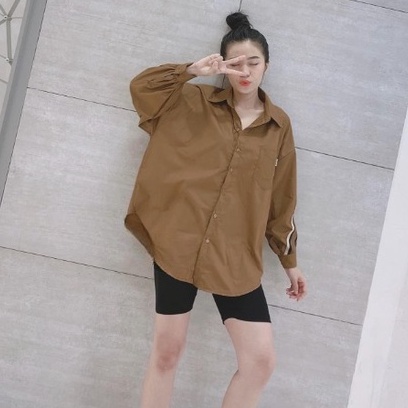 Áo sơ mi nâu viền sau fom rộng cá tính
