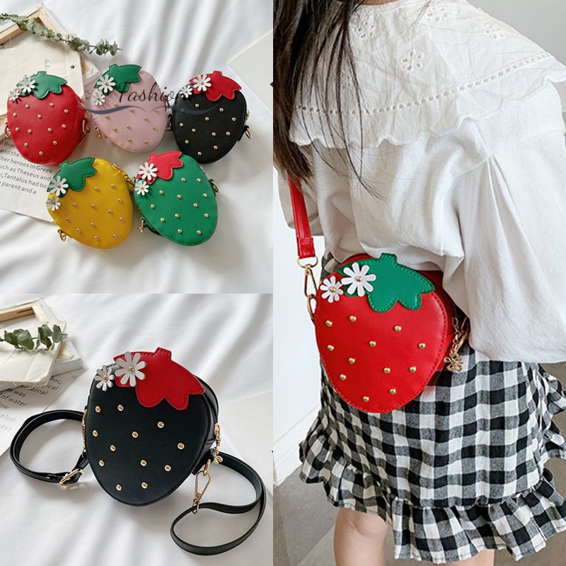 Ds Children's Messenger Bag Strawberry Pouch Western Style Cute Princess Bag 2021 The New Baby Coin Purse Chain Bag @vn