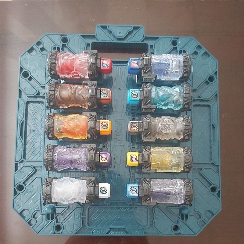 -Đồ chơi Full Bottle  của series phim Siêu nhân Kamen rider build
