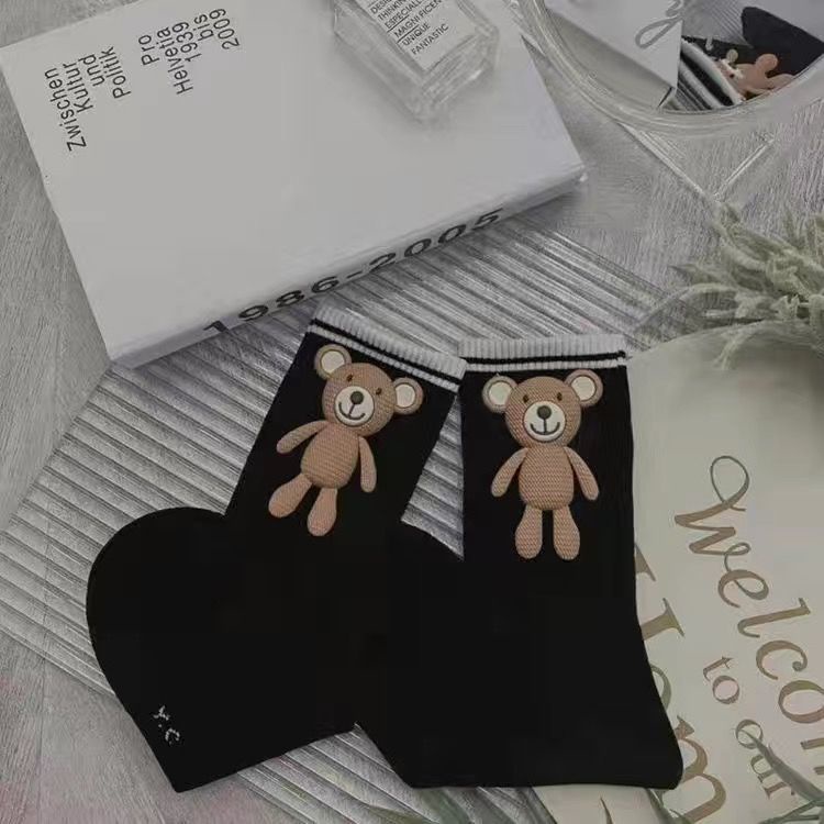 Vớ dài trung bình hình gấu thời trang Hàn Quốc mới