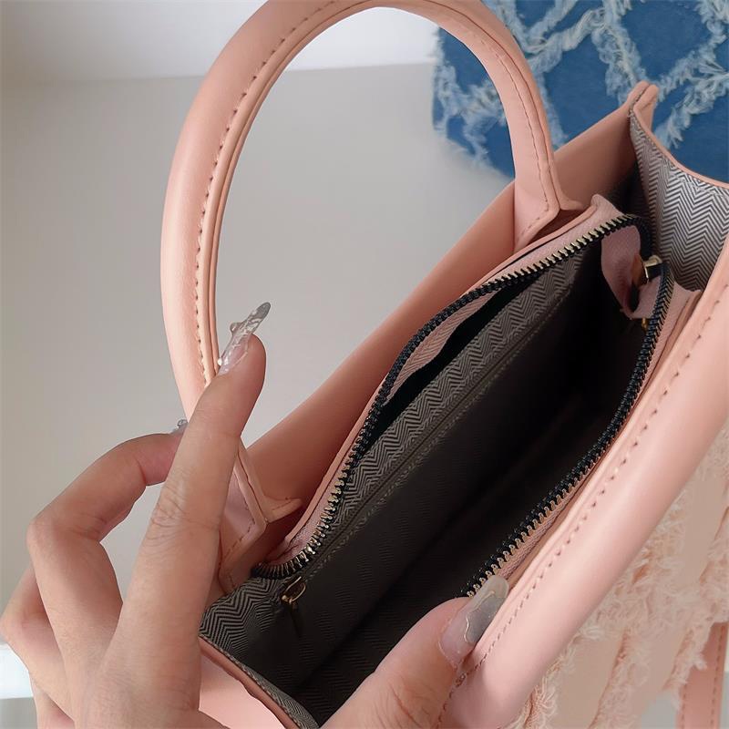 Túi Xách Đeo Vai Hình Vuông Cỡ Lớn Chất Liệu Denim Phối Tua Rua Thời Trang Cho Nữ