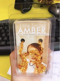 Vòng cổ hổ phách Amber cho bé