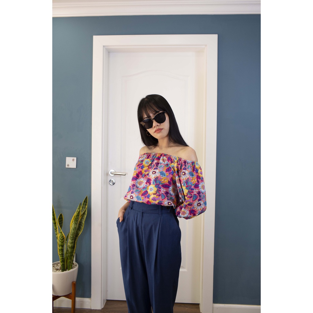 Áo kiểu nữ bánh bèo trễ vai hoa nhí đỏ babydoll, Áo kiểu trễ vai bèo ngực họa tiết hoa daisy cực xinh | BigBuy360 - bigbuy360.vn