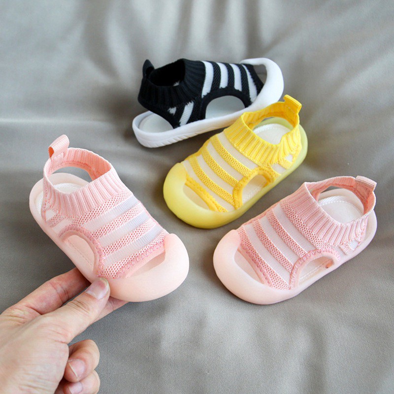Giày sandal đế mềm chống trượt bít ngón thời trang Hàn Quốc dành cho bé